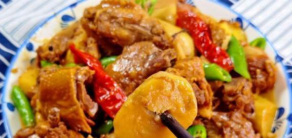 芋头|大量上市，秋天敞开吃，一通顺、二健脾胃、三强免疫，炖一锅真香