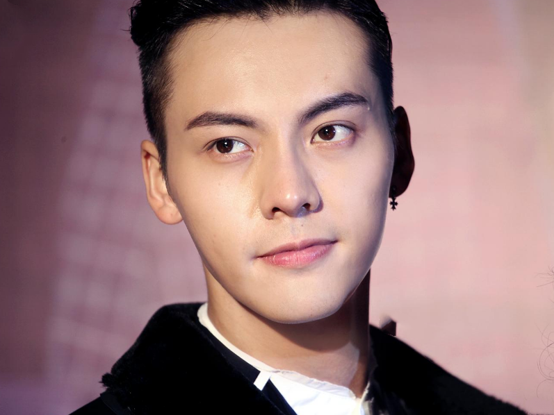 陈伟霆|陈伟霆惊艳了时光的演员,邪气与霸气加身,在百变中彰显演员素养