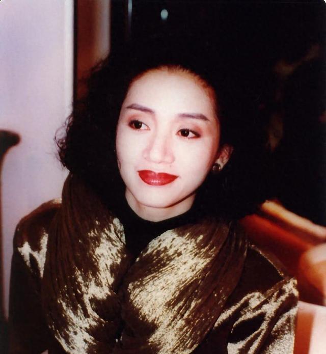 害了草蜢乐队的，从来都不是梅艳芳，而是三人的“不对付”