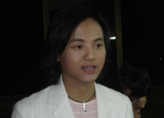 他15岁就开演唱会,19岁日挣万元,春晚请不动,但没人说他耍大牌