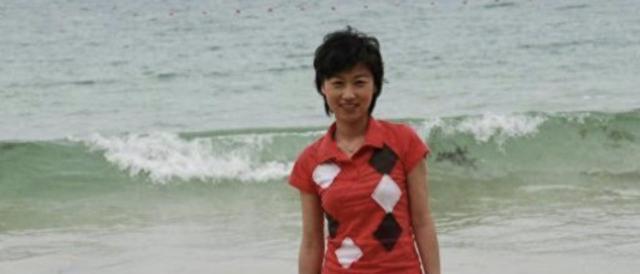 著名主持人魏笑:新婚24小时离世,丈夫至今未娶,父亲仍在怀念她