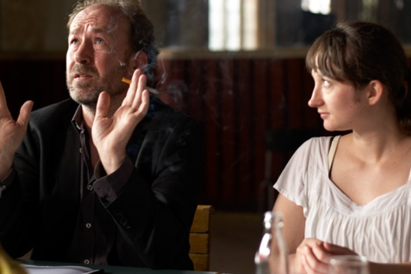 壳中裂缝|精彩的剧情，讲述了一个演员的诞生过程，《壳中裂缝》的剧情有多么好看