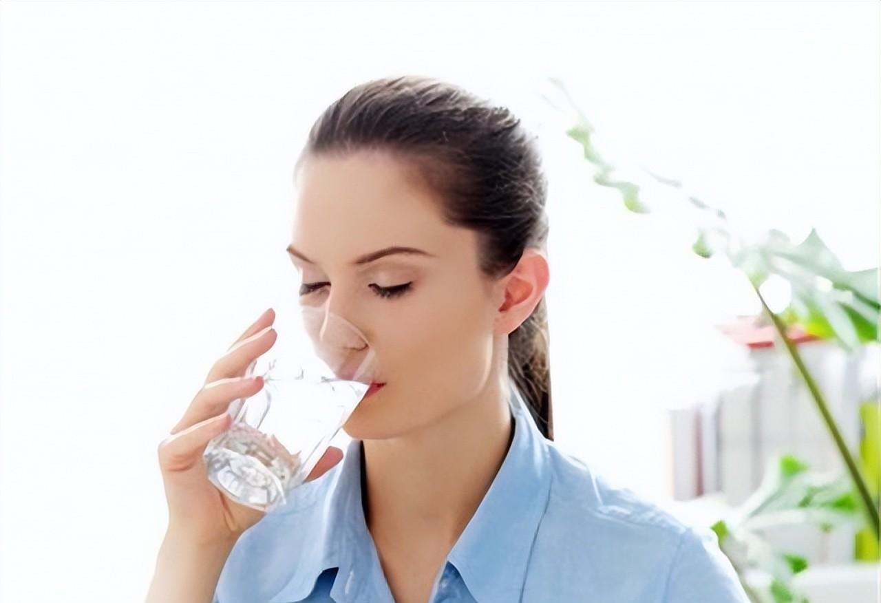 |尿酸高全身都受损,出现3种表现,可能是你尿酸高了,及时控制