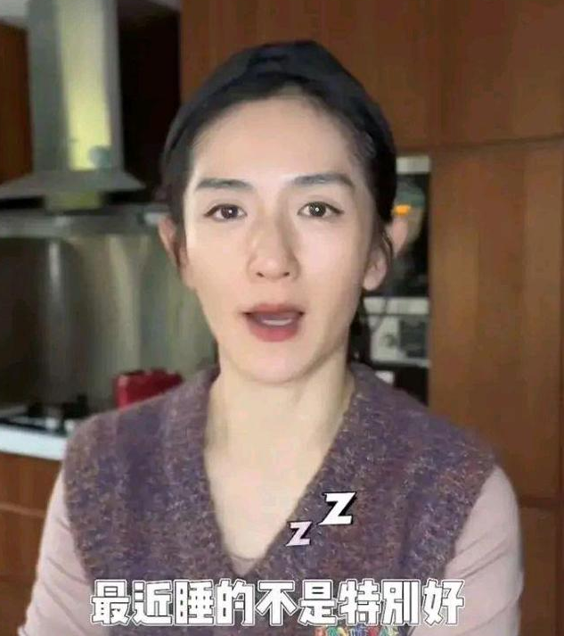 谢娜|现状尴尬!41岁谢娜工作骤减,在家带娃,频繁推新书,引粉丝反感