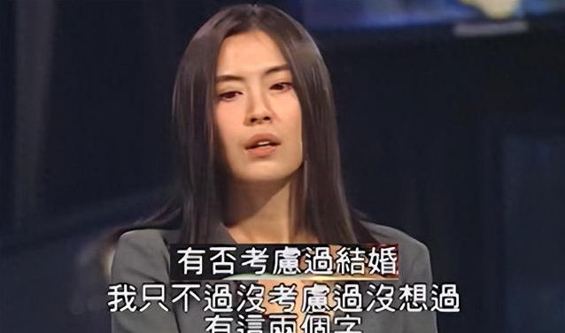 离婚后亿万富翁爷孙恋，欺辱王祖贤的豪门家族戏比港剧更劲爆！