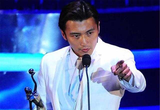 谢霆锋回来了！五部新片火力全开，这次能否扛起香港电影大旗？