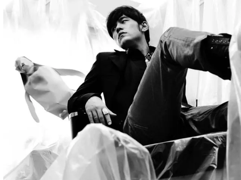 周杰伦|被称作是华语顶流的他,为什么能够火这么多年?