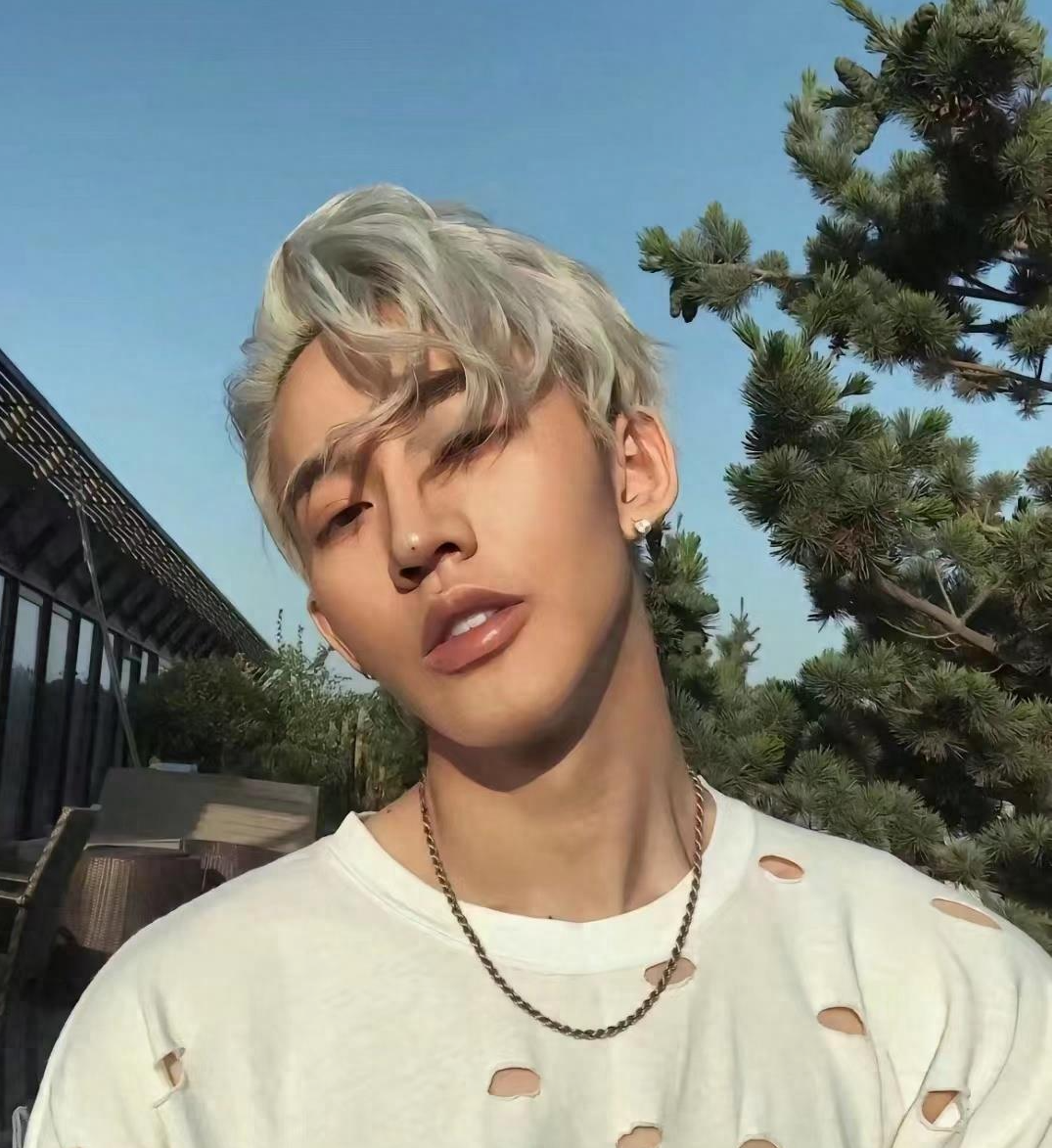 邓为这回翻车了?阴柔外表难掩重欲风流!糊才是最好的保护色