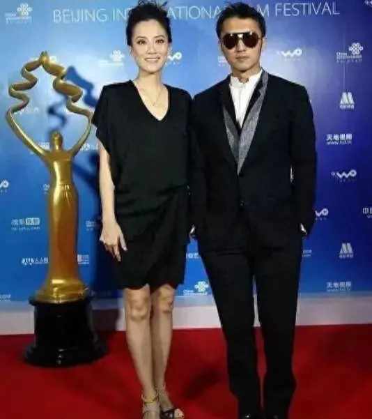 谢霆锋泪崩谈儿子：内心深处的愧疚与懊悔