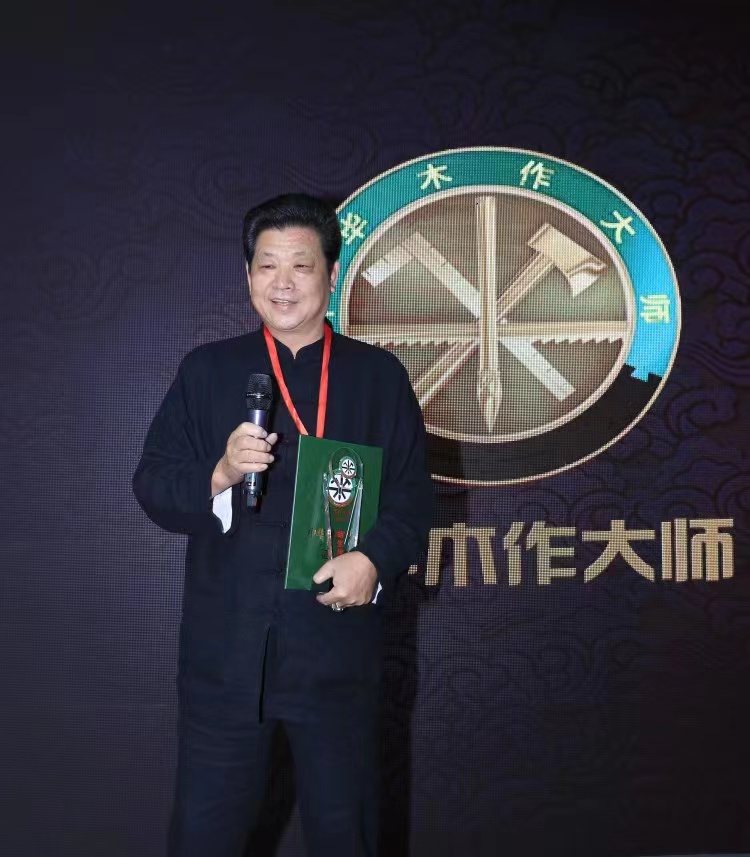 流行|这款轻巧又华美的夹头榫管脚枨夔龙纹小画案，足以令雅室生辉