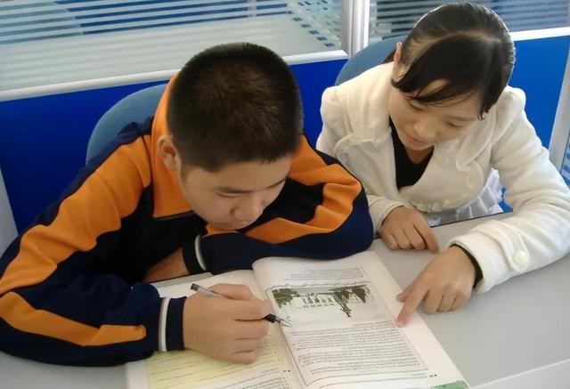 大学|老师行业或将出台新规定，入职门槛不断提高，师范生看后寝食难安