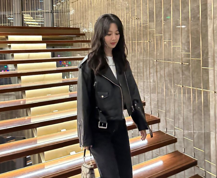 杨紫|杨紫新剧班底差?《承欢记》组训已出,网传编剧在业内名声不好!