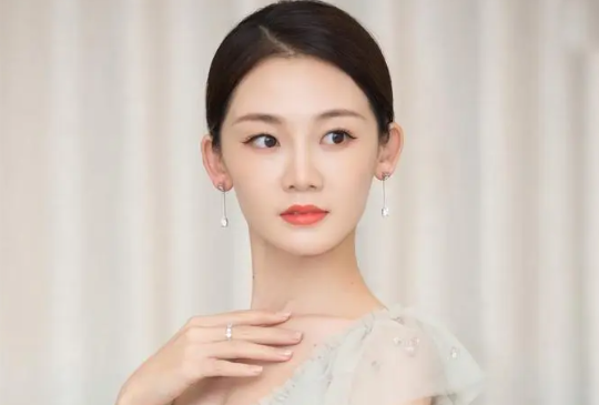 芳华|《芳华》三位女主角,走出了三条不同的人生