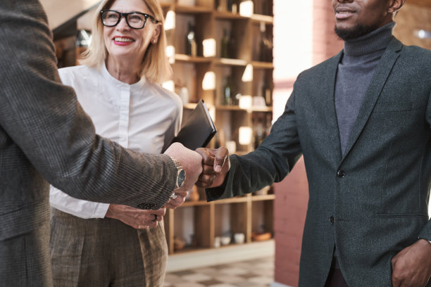 |如何在职场中处理职业变化？