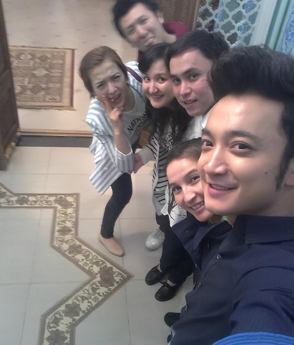 尼格买提|央视名嘴小尼,与漂亮的帕夏古丽离婚,二人的婚姻悲剧,源于哪里