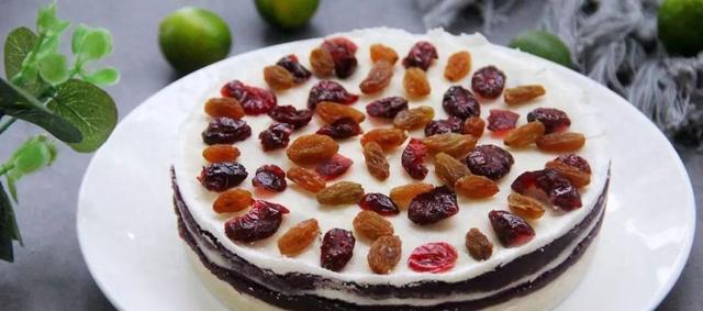 |明日重阳节，忌送菊花，老传统“吃五样”，全家平安又顺遂