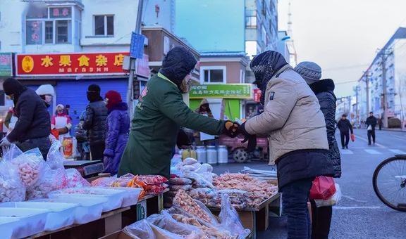 物价|东北的大菜量和物价,戳痛了多少月薪2万,吃不起午餐的“金领”