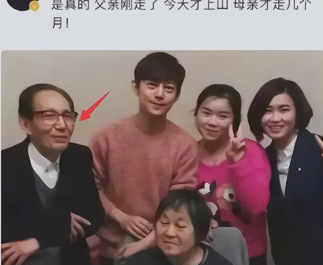 何炅|丧母又丧父?何炅跨年夜泪流不止,观众却吐槽他戏精抢风头