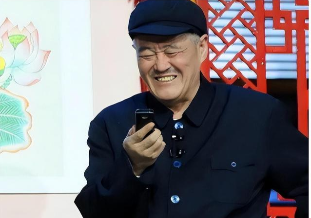 2024年春晚成了杂货铺?明星嘉宾引热议,看来今年的电费又省下了