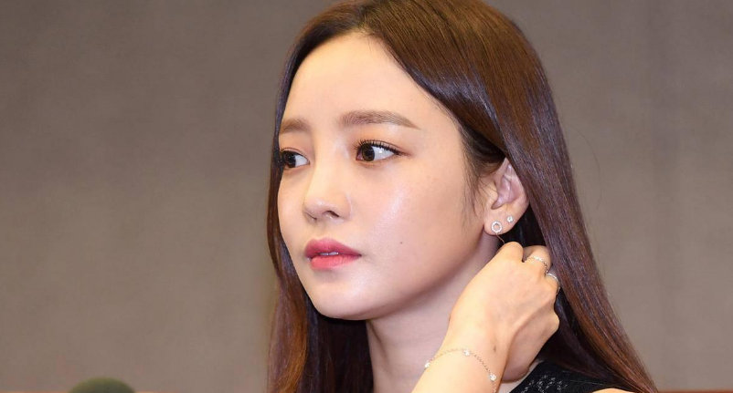 又一名年轻女星离开了人世，百花齐放的产业后面，是无数的阴暗面