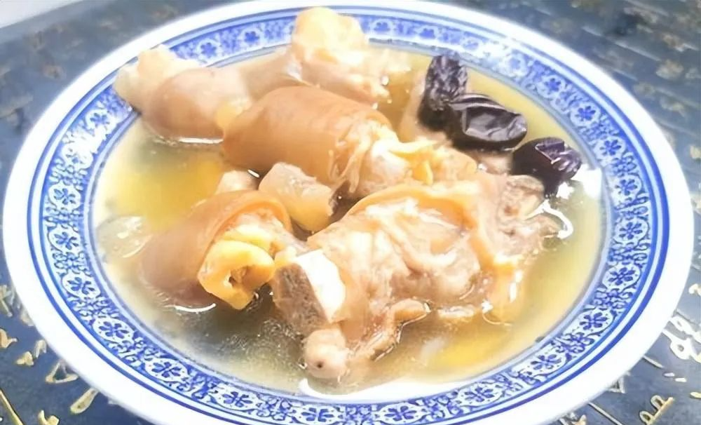 “十人九腰痛”，医生建议：50岁后多吃3样，养肾补腰，强筋健骨