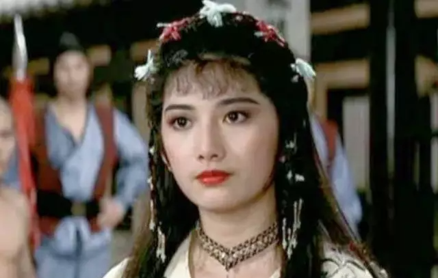 杨幂|“最美赵敏”猝死床上3天才被发现,父亲“兽行”曝光!她太可怜