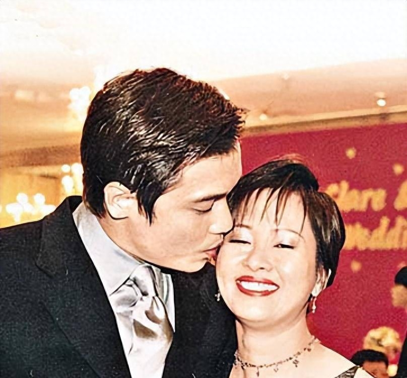 罗嘉良老得认不出来!嫌弃前妻长得丑而离婚,前妻至今仍孤身一人