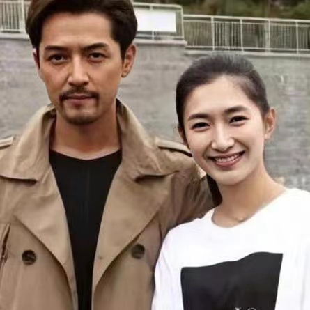 |江疏影私生子的事情，闹得沸沸扬扬，曝光前男友胡歌脚踏两只船。