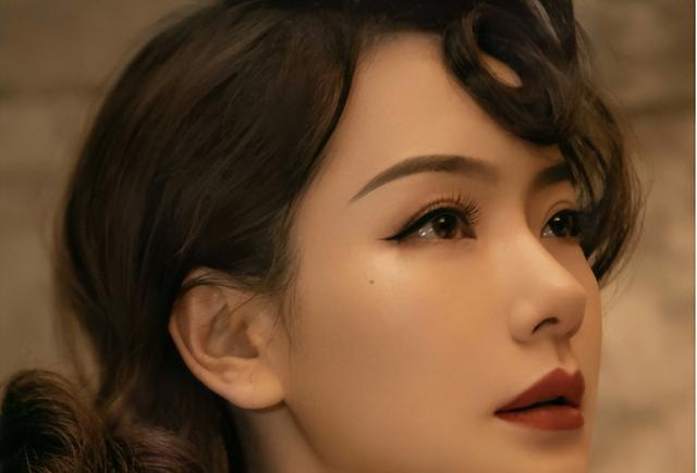 双眼皮别乱割，从景甜到戚薇，这些明星的“后遗症”出来了