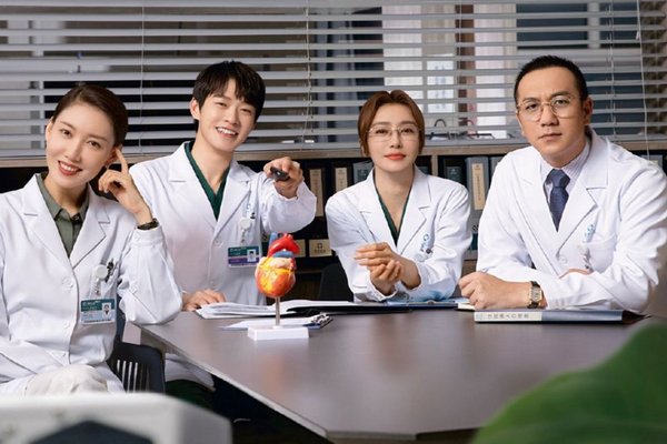 《关于唐医生的一切》很好的医学题材 看职场女性如何翻云覆雨