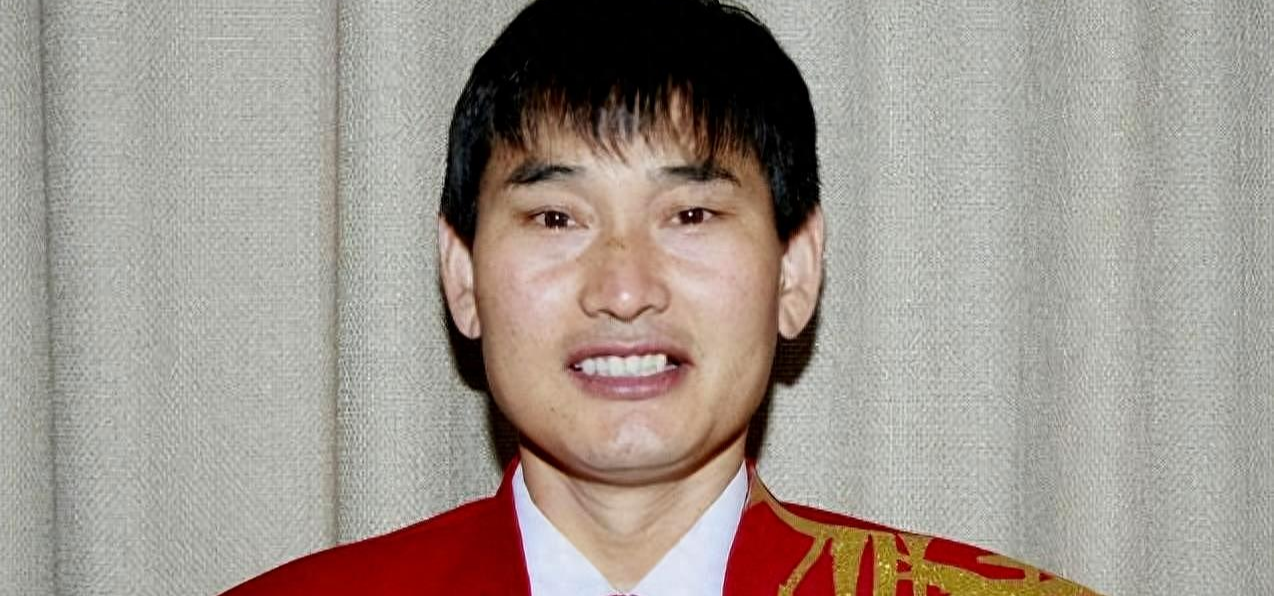 大衣哥设下豪华百日宴，陈萌高调晒双胞胎正面照，眉清目秀似朱小伟