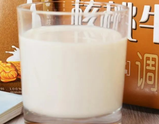 |世卫组织:“2假牛奶”已被拉入黑名单,天天喝,铁打得甲状腺也难扛