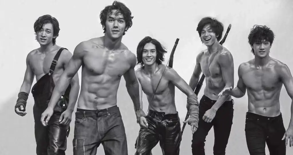 大火男演员陈牧驰玩弄感情?与同性举止亲密,还不忘勾搭富婆