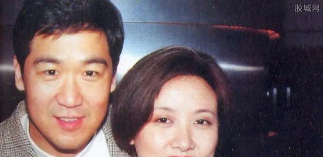 张国立：听邓婕的话，我购入北京奥森1000平地皮，娶个贤妻旺三代