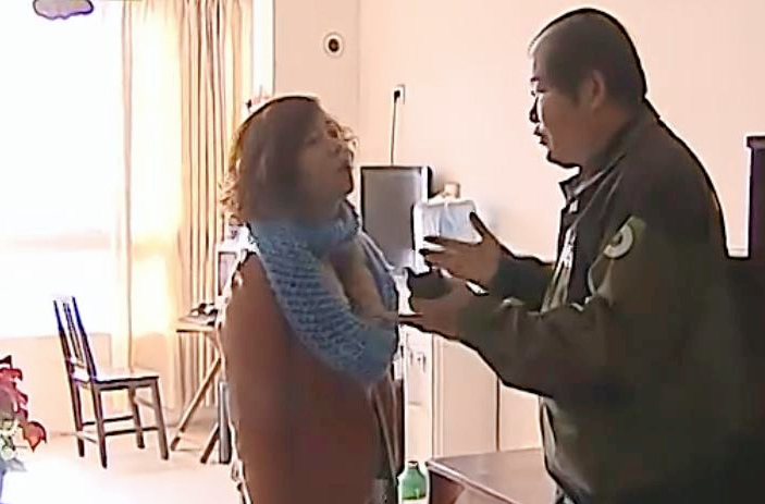 半老徐娘爱上小鲜肉,事情败露反而责怪丈夫:就不能大度一点吗?