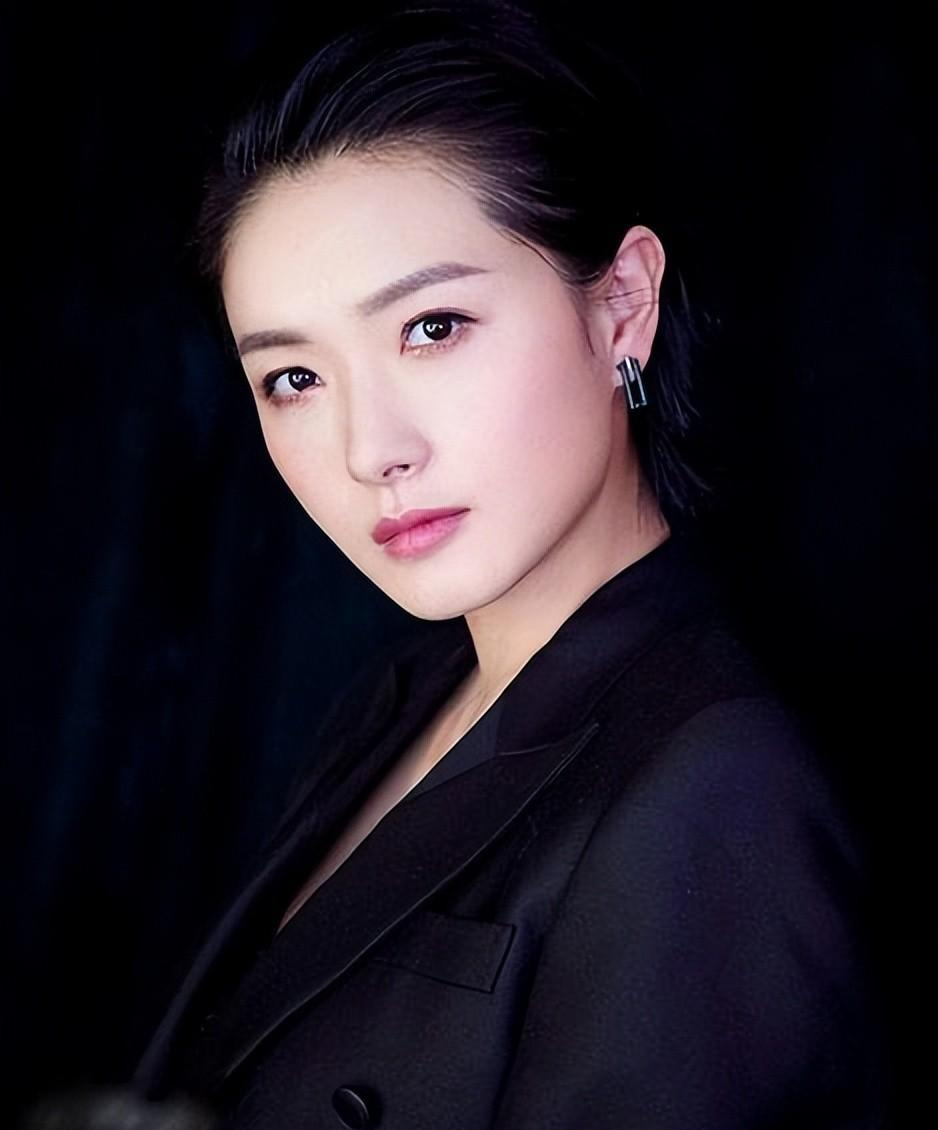 万茜|万茜,在《县委大院》中的表演被嘲!看似资源逆天,实则演技一般?