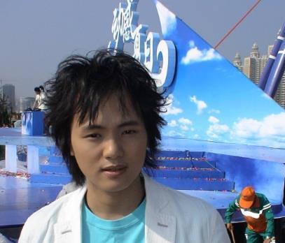 他15岁就开演唱会,19岁日挣万元,春晚请不动,但没人说他耍大牌