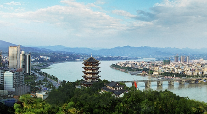 |这座公认最适合养老的城市之一，风景美过杭州，物价也不高，太舒适了