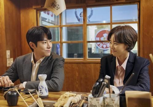 《较量人生》上映,韩国职场励志剧,低学历女主的逆袭之路