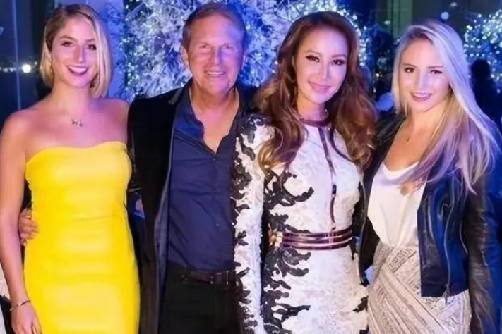 巨星李玟割腕自杀，去世前留下10亿遗产给母亲，没孩子成最大遗憾