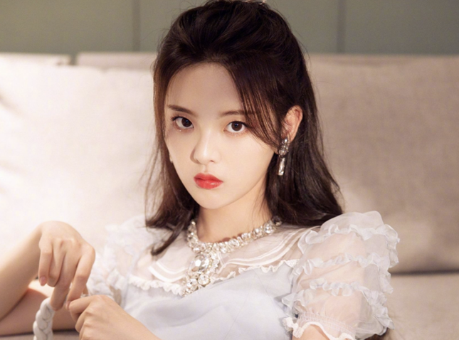 葛天|曾经没有观众缘的杨超越,用努力获得好感,实力派的道路不好走