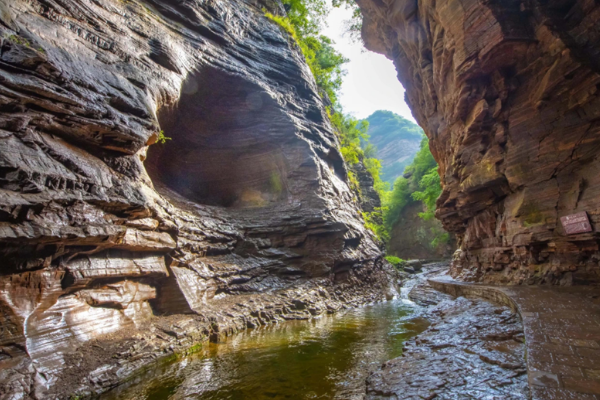 龙潭大峡谷|中国最大的石窟峡谷，黄河畔的一道风景长廊，人不多风景秀丽您可曾来此游览？