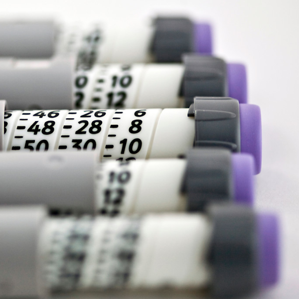 马斯克靠它1个月躺瘦20斤！我国首个获批“减肥神药”GLP-1能用吗？