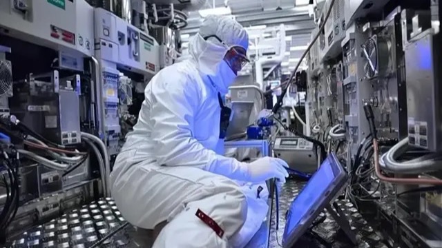 中国芯片产业迈向巅峰：打破国际垄断，引领科技新潮流！