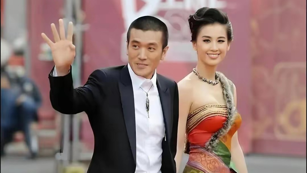 娱记曝黄圣依不愿离婚的原因！网友忍不住直呼：想离婚才是傻子！