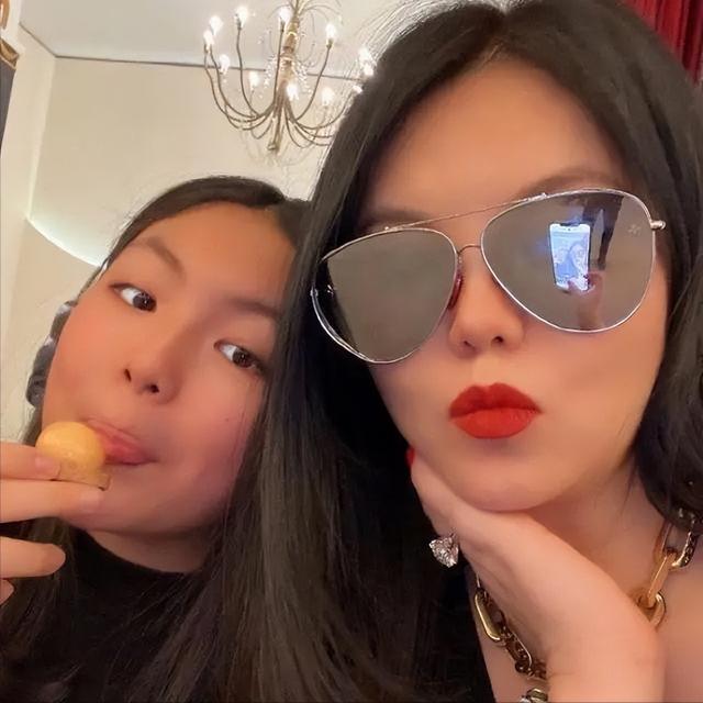 事实证明,47岁身家5000亿的李湘,已走上了演员的“另一条大道”