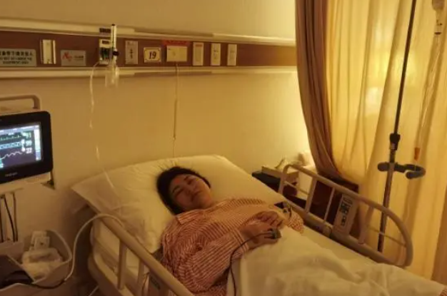 好家伙,43岁范湉湉和39岁杨天真同框,割胃瘦和运动瘦的差距一目了然