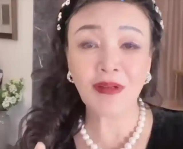 看完马筱梅全部23个抖音视频,才知道大S跟了汪小菲最穷的10年