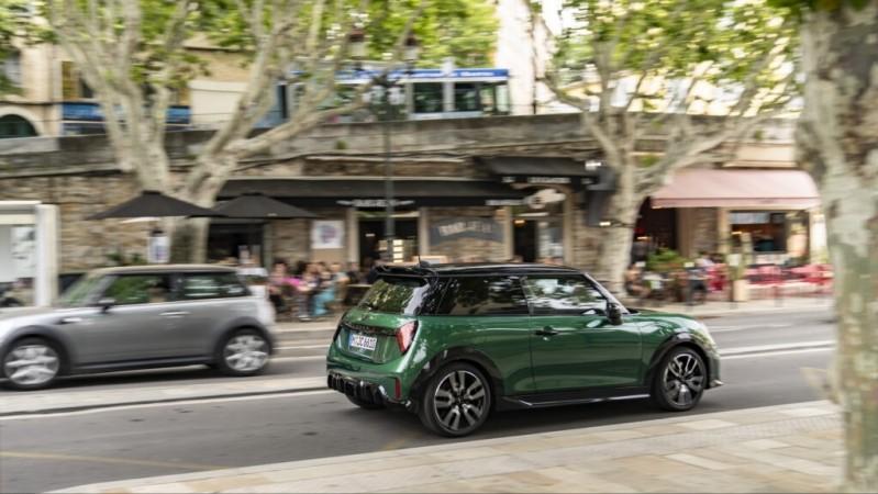 搭载2.0T+6.6秒破百，全新Mini Cooper S JCW正式亮相