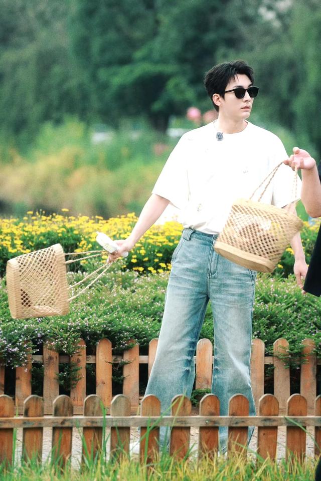 张晚意、杨紫、王俊凯、王一博、黄景瑜、刘学义、林更新、赵丽颖